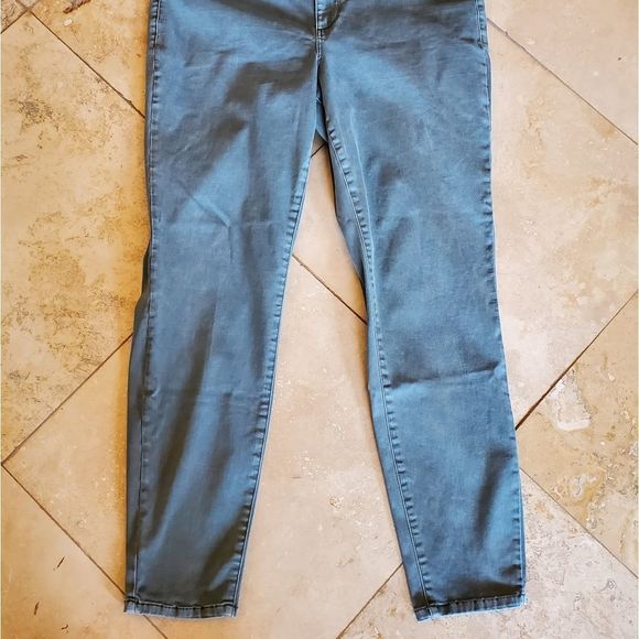 Jeans - Picture 2 of 6